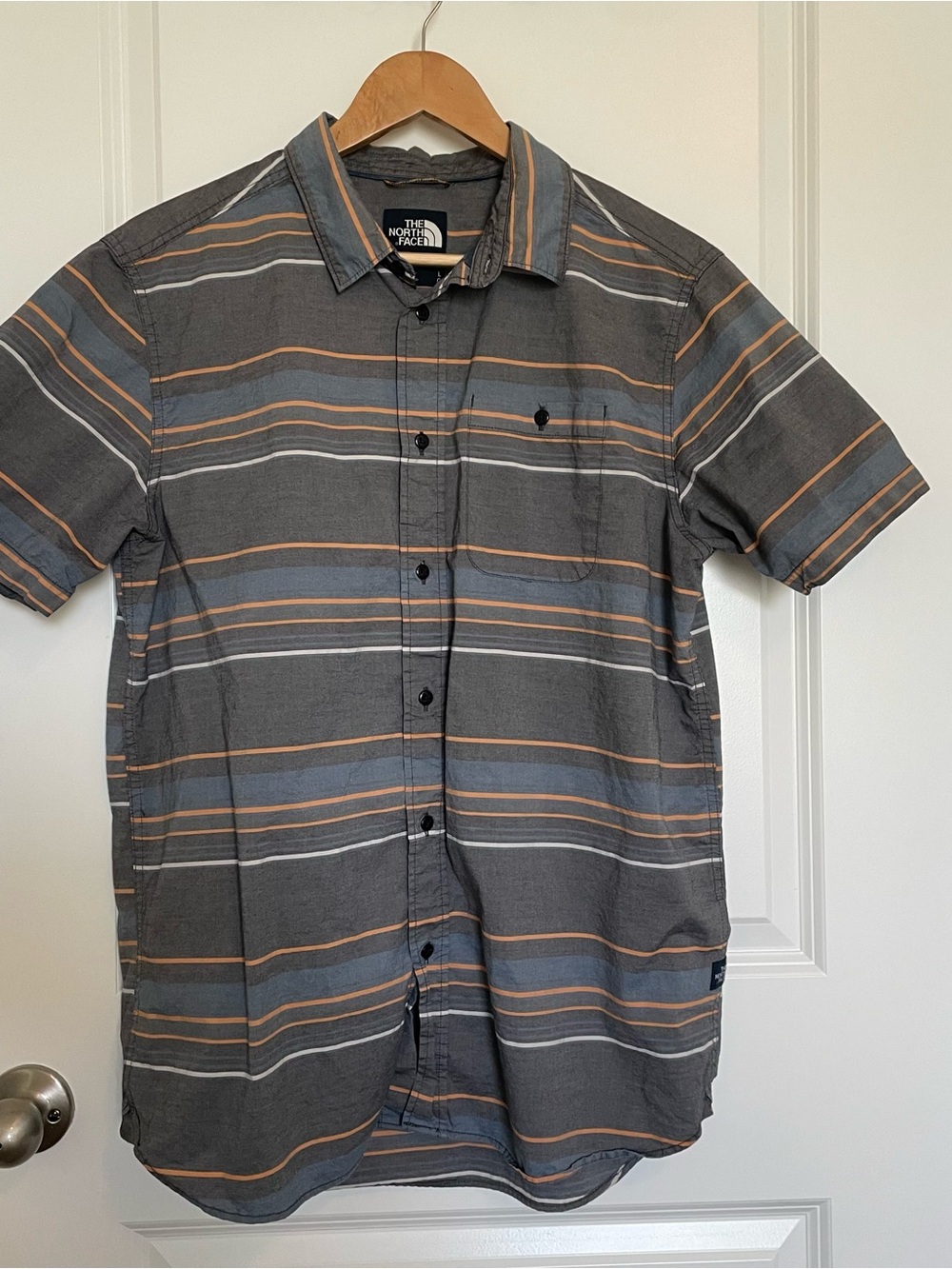 The North Face Men’s Short Sleeve Cotton Button-Up Gray Striped